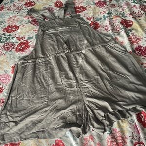 Torrid brand grey shortalls, new with tags, size 3